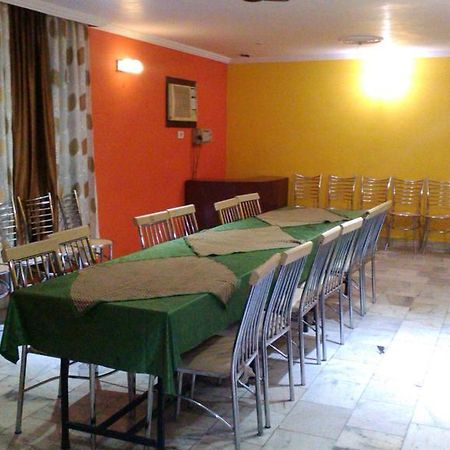 Hotel Kanishka Kanpur Luaran gambar