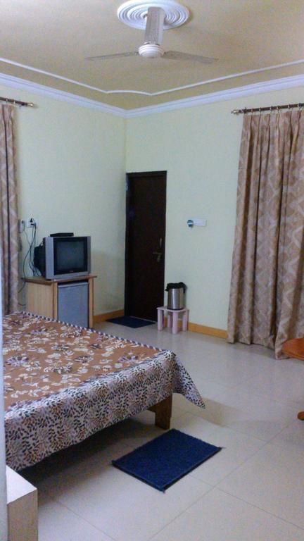 Hotel Kanishka Kanpur Bilik gambar