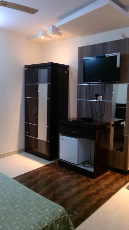 Hotel Kanishka Kanpur Bilik gambar