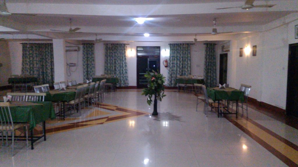 Hotel Kanishka Kanpur Luaran gambar