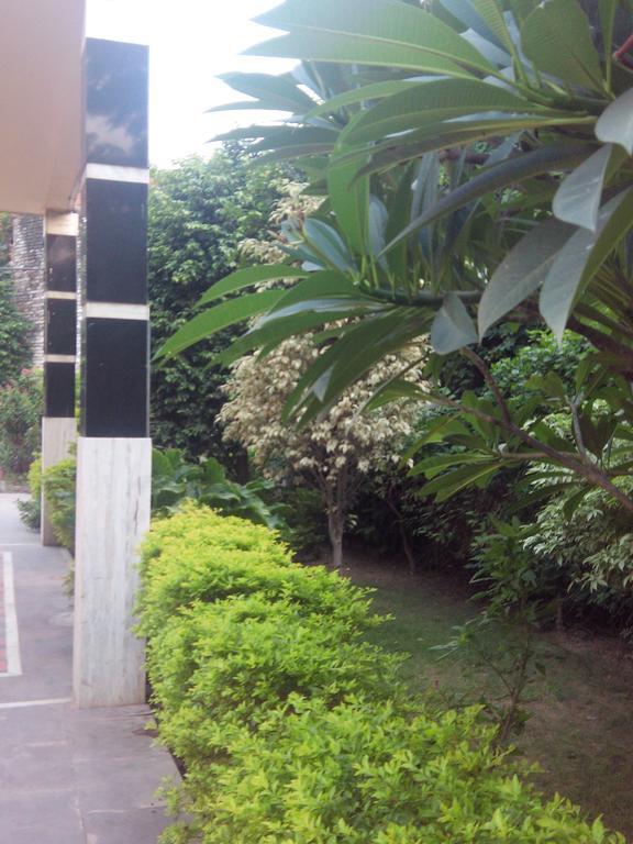 Hotel Kanishka Kanpur Luaran gambar